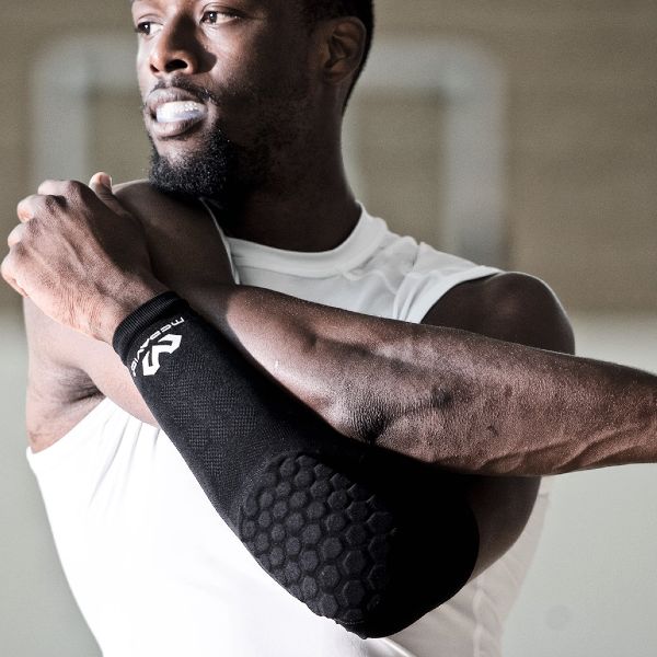 3 Best Elbow Pads for Basketball in 2021 (With Real Reviews